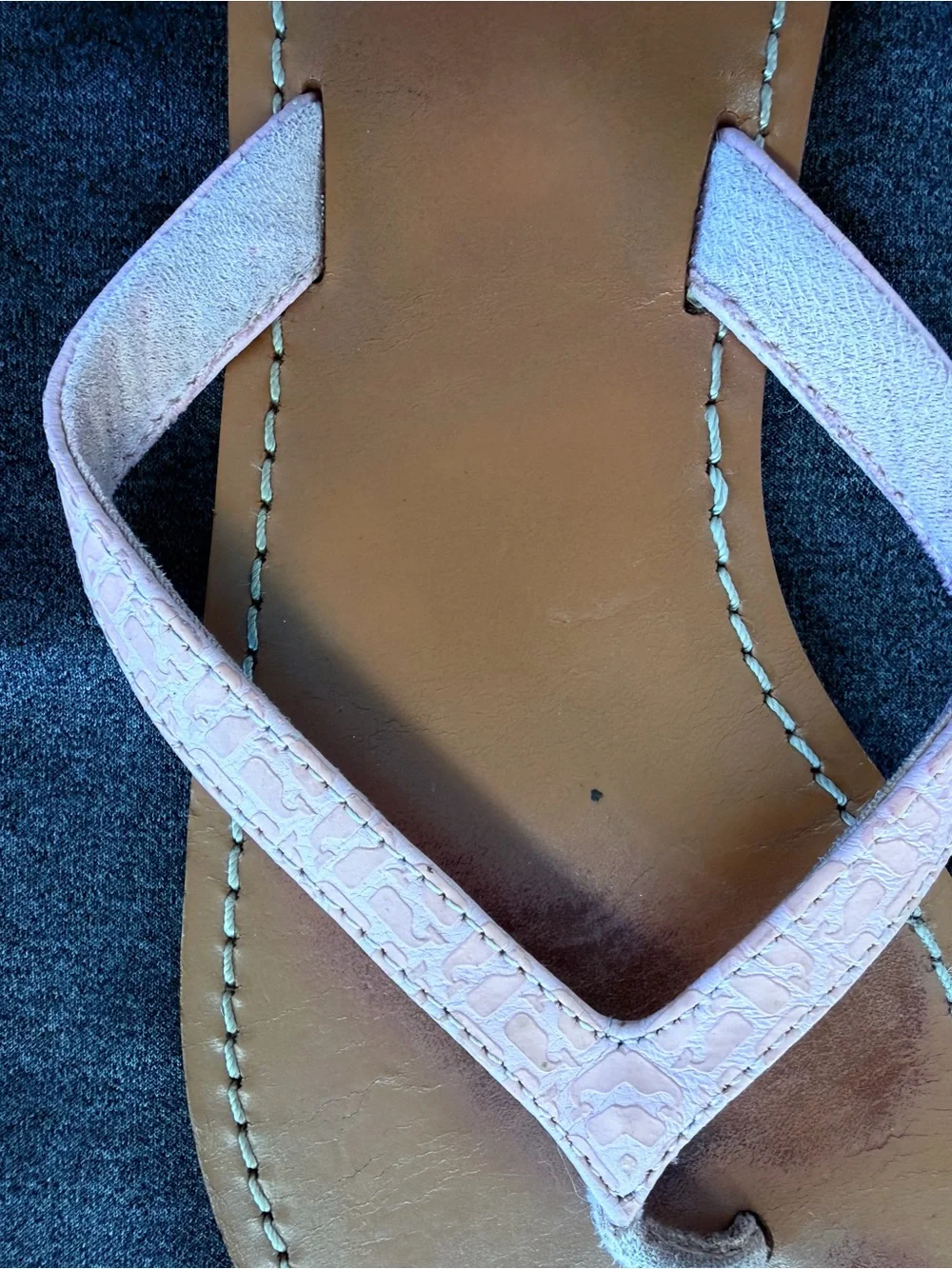 Vineyard Vines Pink Patterned Strap Leather Flip Flops with Tan Footbed size 7